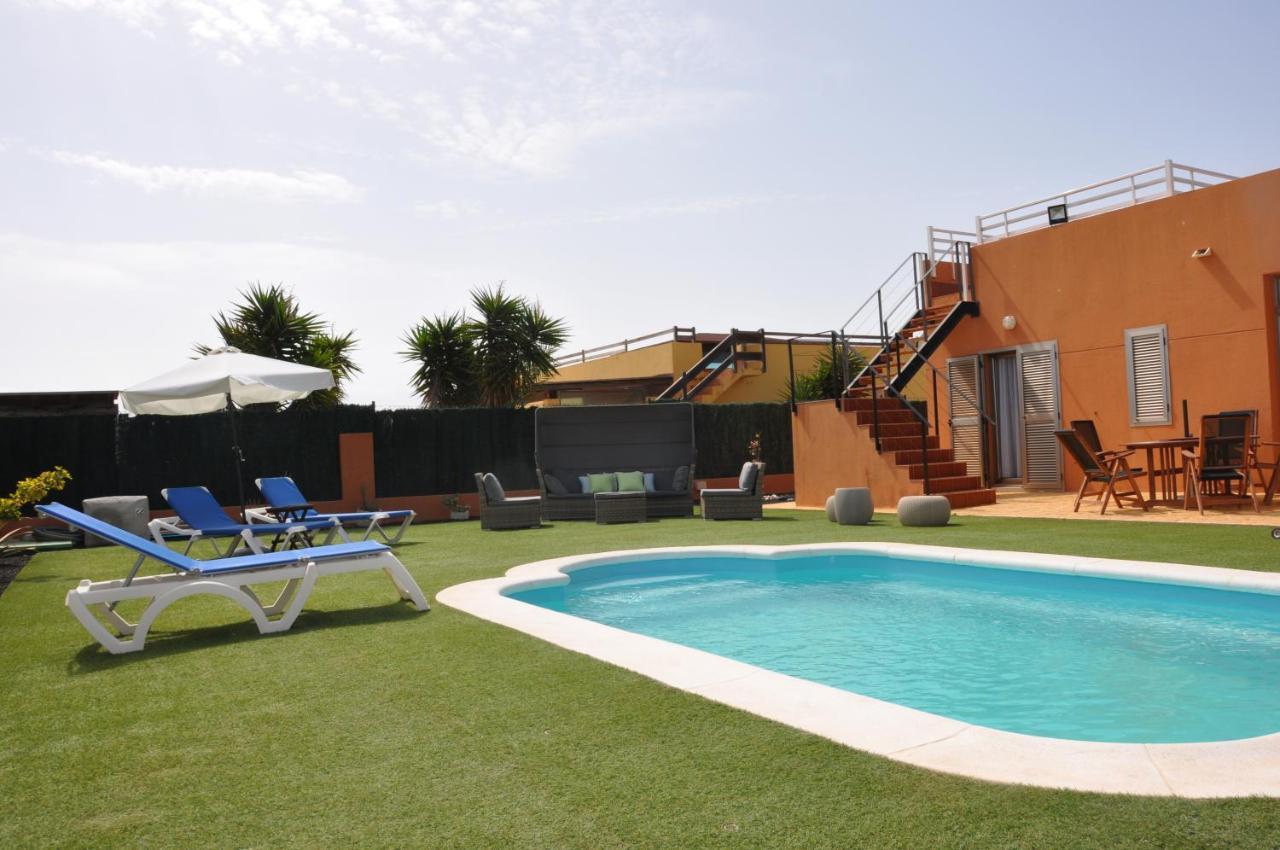 Eco Villa White Suite With Climatized Pool 칼레타데푸스테 외부 사진