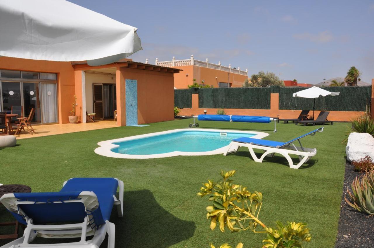 Eco Villa White Suite With Climatized Pool 칼레타데푸스테 외부 사진