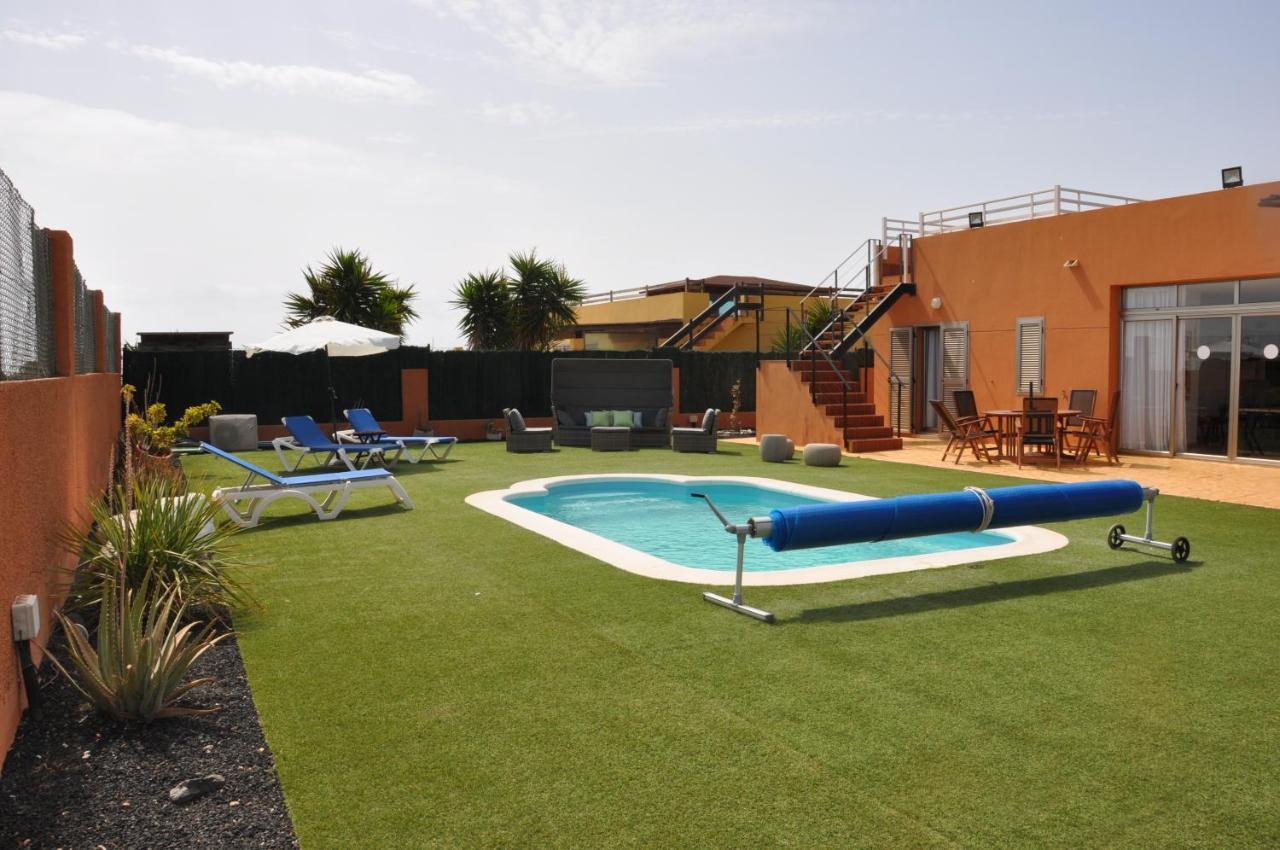 Eco Villa White Suite With Climatized Pool 칼레타데푸스테 외부 사진