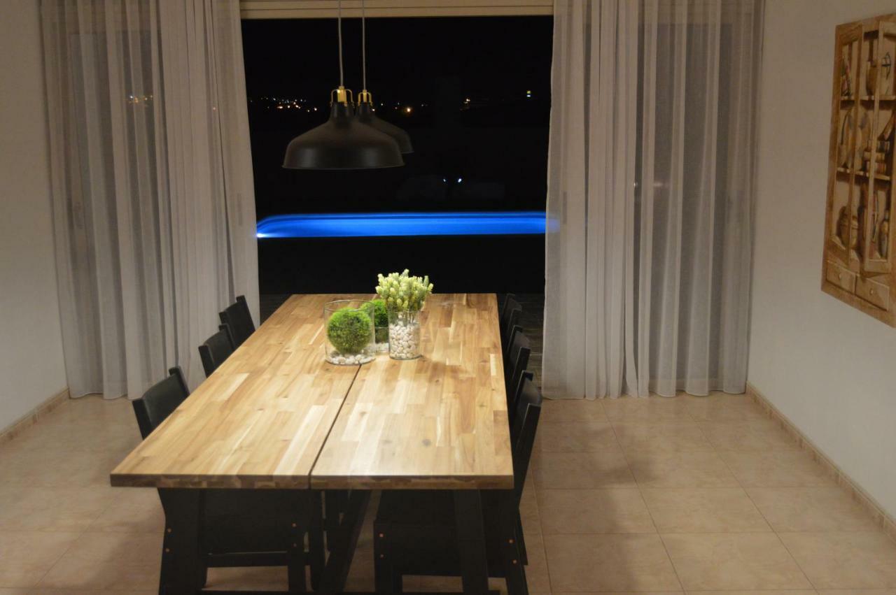 Eco Villa White Suite With Climatized Pool 칼레타데푸스테 외부 사진
