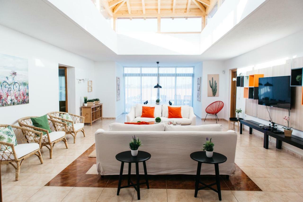 Eco Villa White Suite With Climatized Pool 칼레타데푸스테 외부 사진