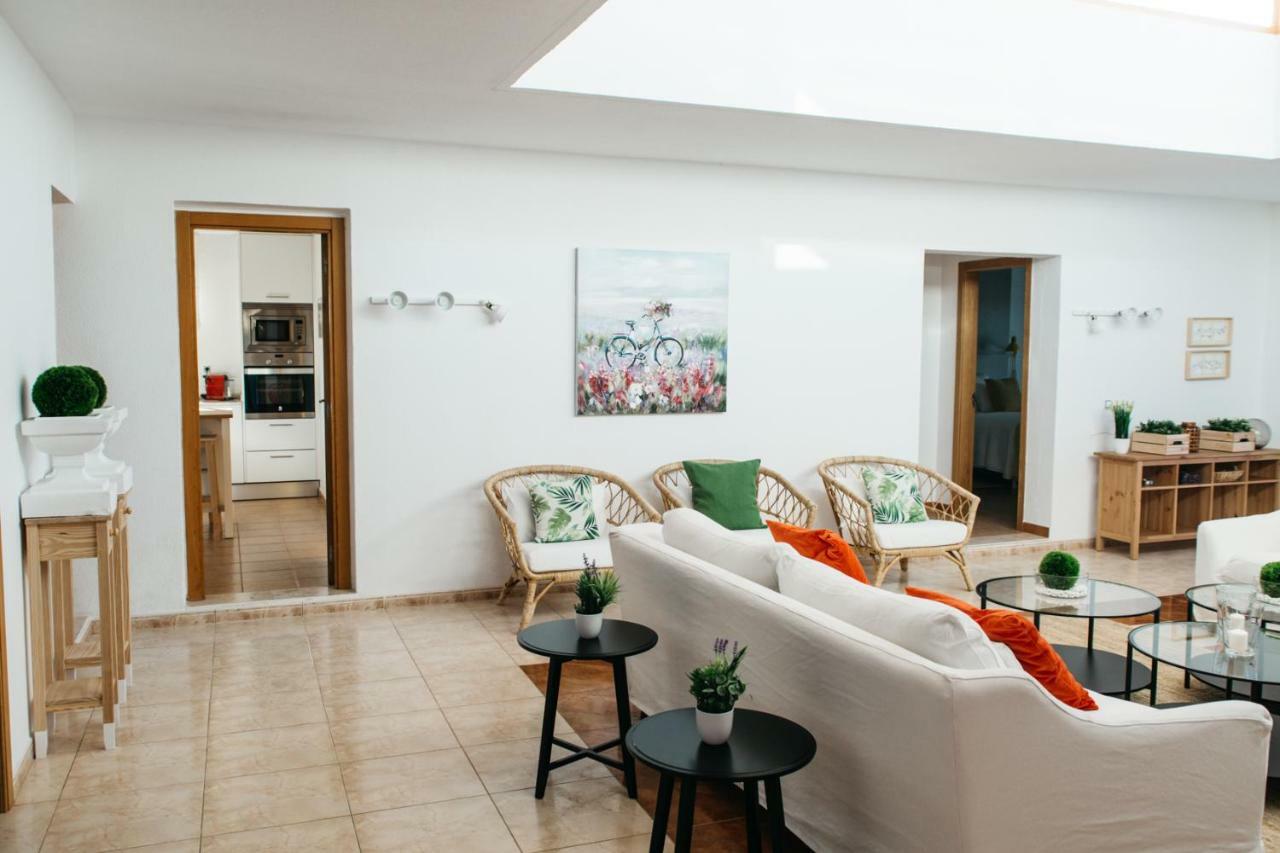 Eco Villa White Suite With Climatized Pool 칼레타데푸스테 외부 사진
