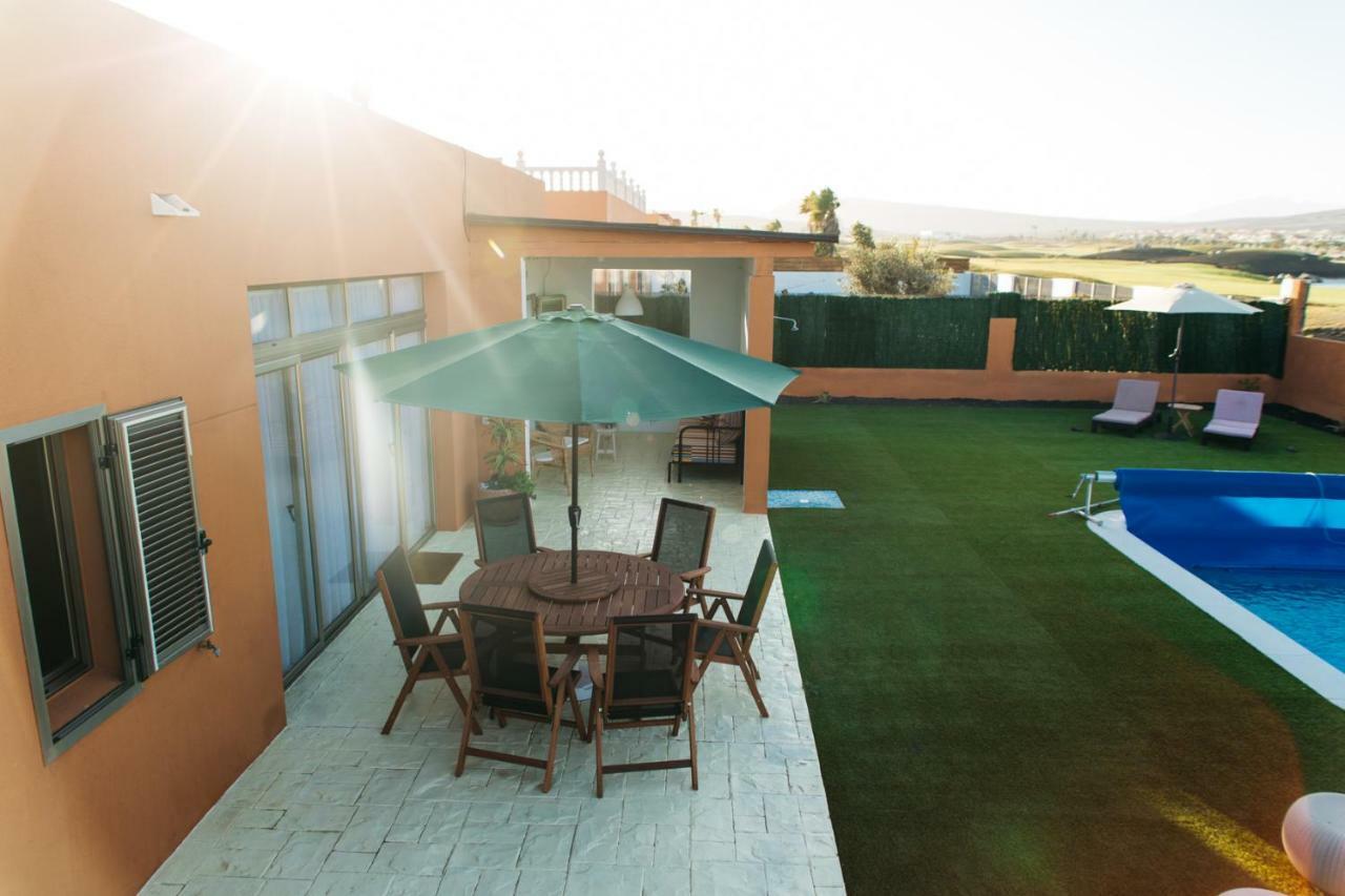 Eco Villa White Suite With Climatized Pool 칼레타데푸스테 외부 사진