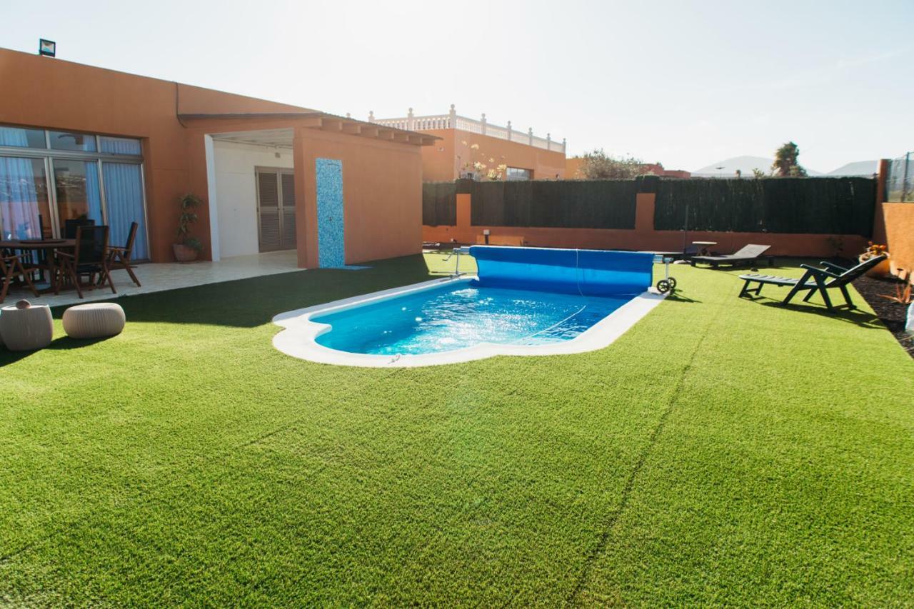 Eco Villa White Suite With Climatized Pool 칼레타데푸스테 외부 사진
